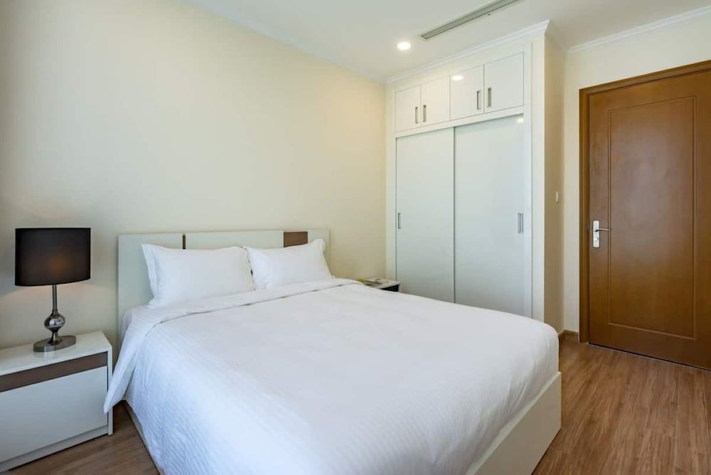 The Aquamarine Landmark Suites - Poolside Access at L4B
