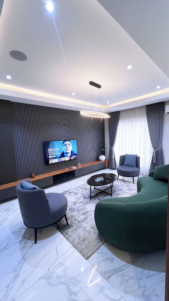 HOUSE 3204