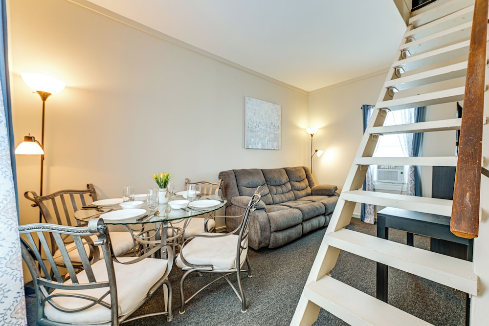 Near Cayuga Wine Trail: Family Retreat w/ Yard!