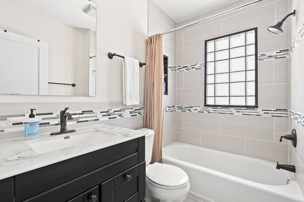 Adorable Broad Ripple Duplex