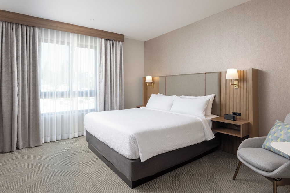 Holiday Inn  Suites Monterey Park Los Angeles, an IHG Hotel - Property Image 11