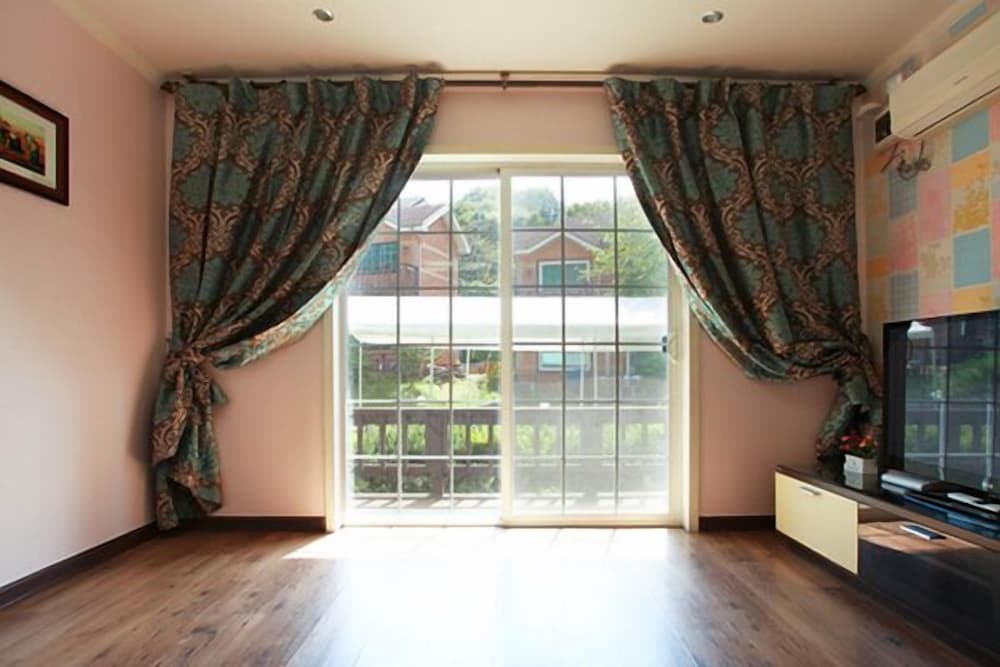 Yongin Doongji Art Village Pension
