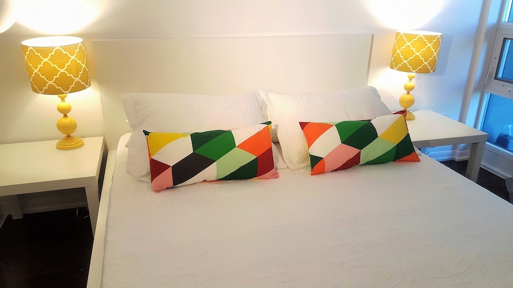 Lavish Suites - Luxury Condo - Downtown - Image 3