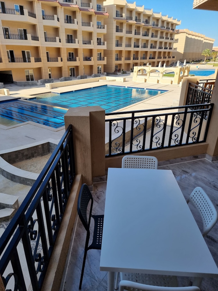 Hotel Stunning New 2-bed Apartment Near El Gouna - Image 1