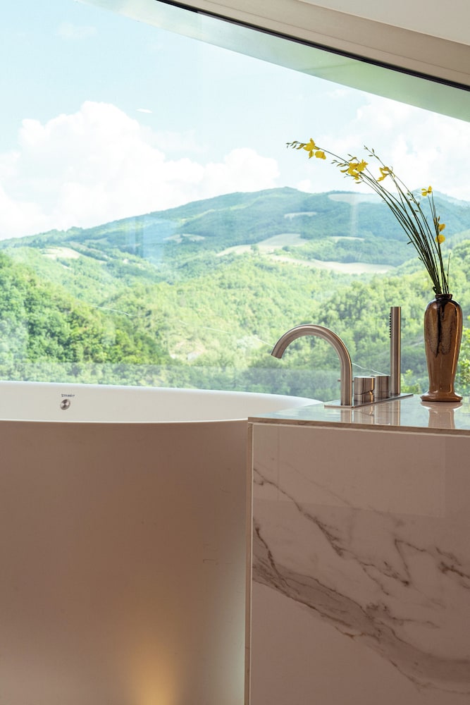 LA FORESTALE Luxury Ecolodge