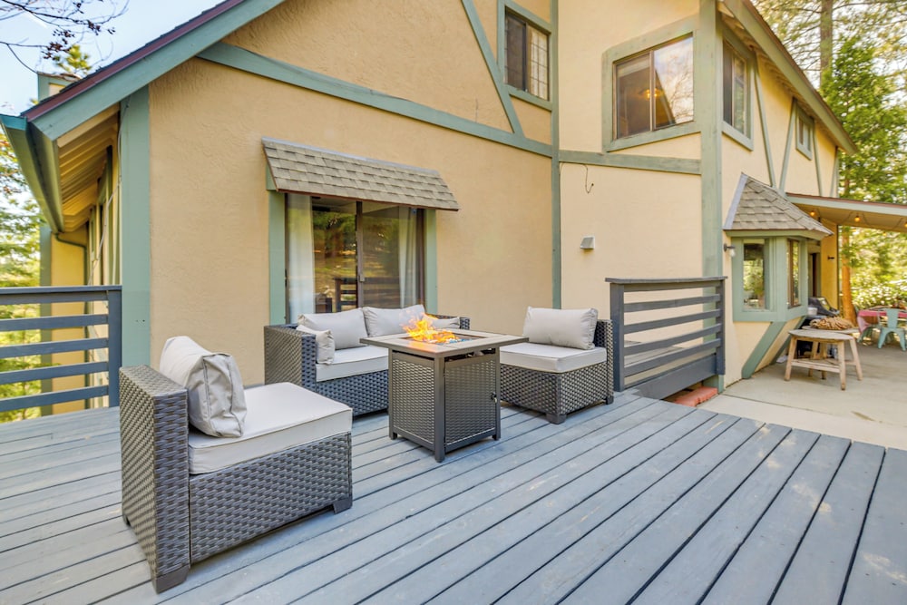 Partial Lake Arrowhead View: Cabin w/ Game Room!
