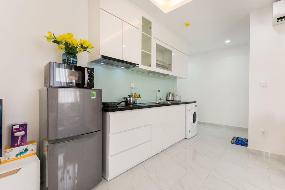 Jennifer House - Millenium Apartment
