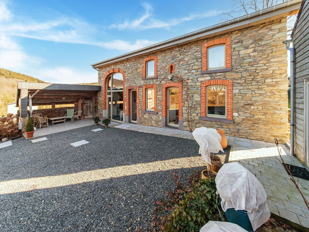 Holiday Home in Vielsalm With Bubble Bath