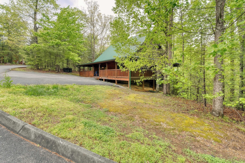Yesteryear by Avantstay Hot Tub, 360 Deck Views and Game Room Easy Access