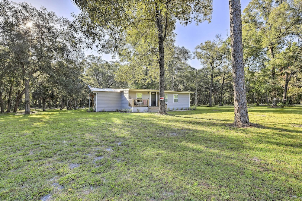 Updated Home Near Manatee Springs State Park!