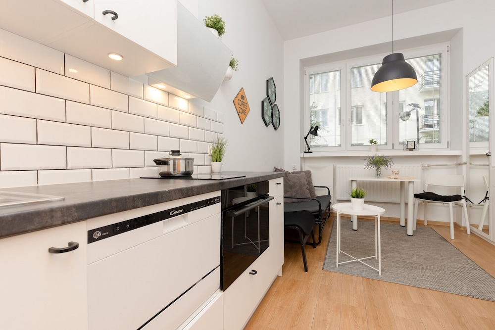 Cozy Studio Wola by Renters view 4