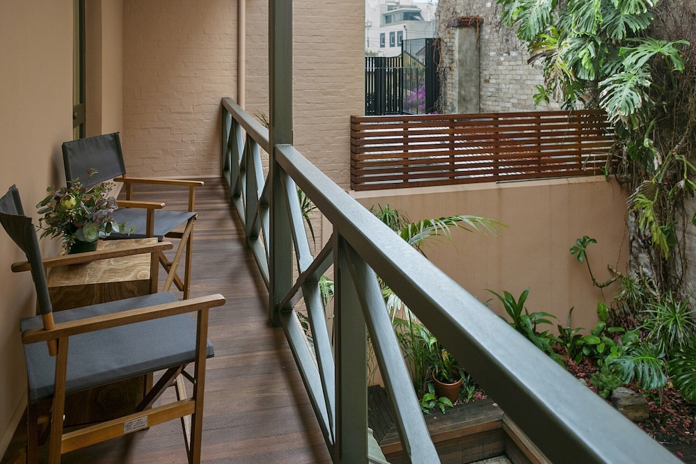Family Terrace Home Close to Oxford Street