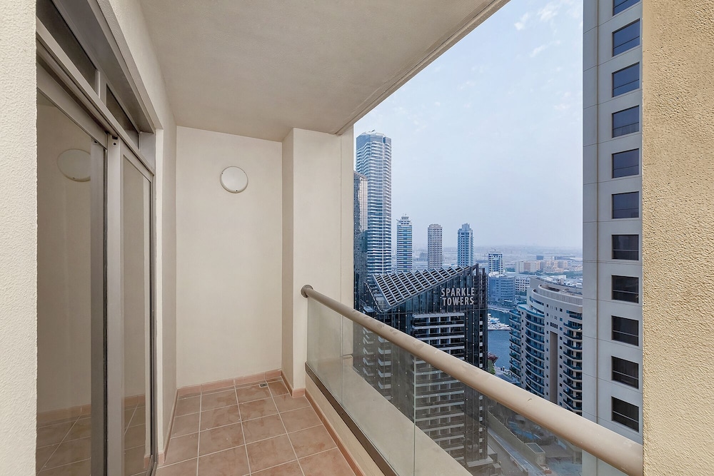 2BR apartment 2 minutes to beach Amwaj 4