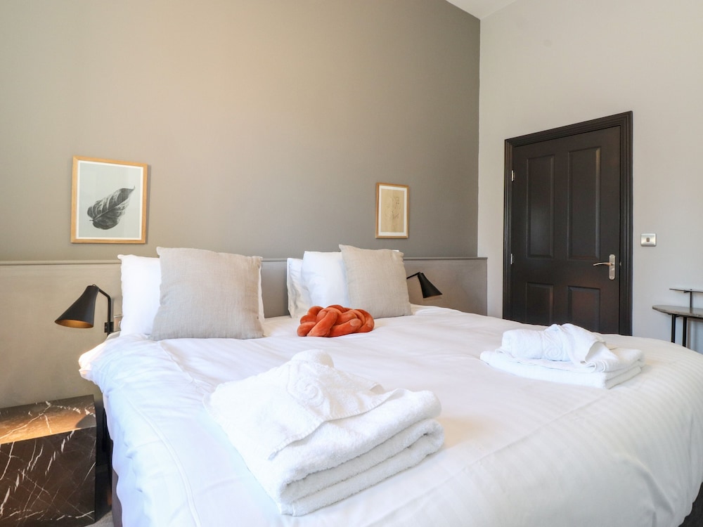 The Mary Maude Suite Stone Cross Mansion