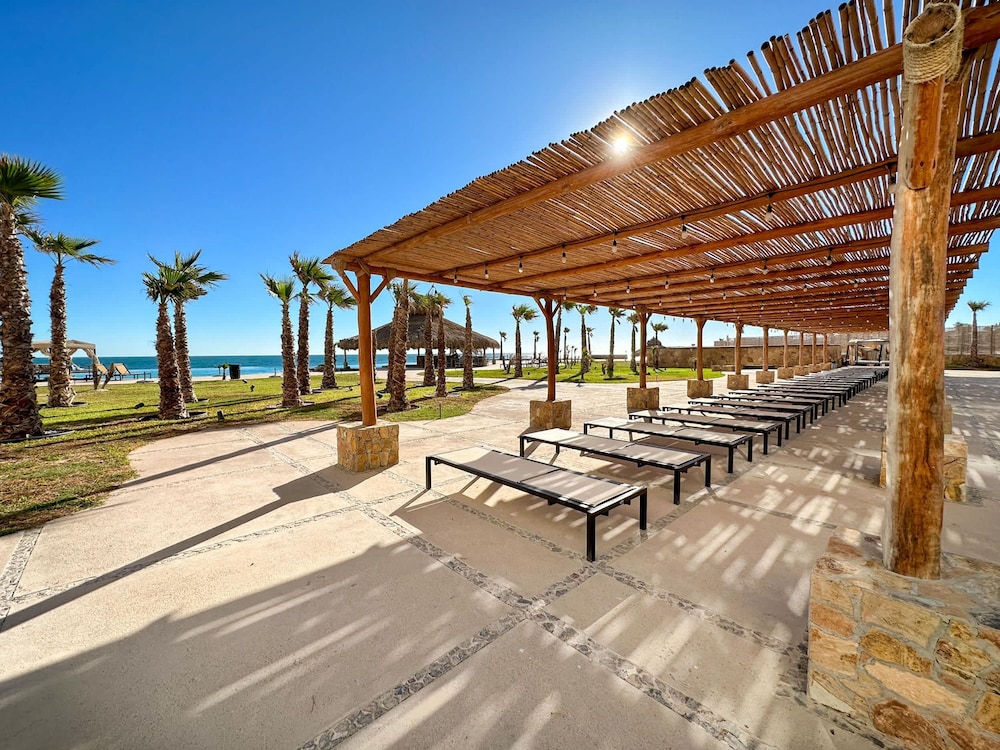 Oceanfront Vibes Iconic Beachside Getaway