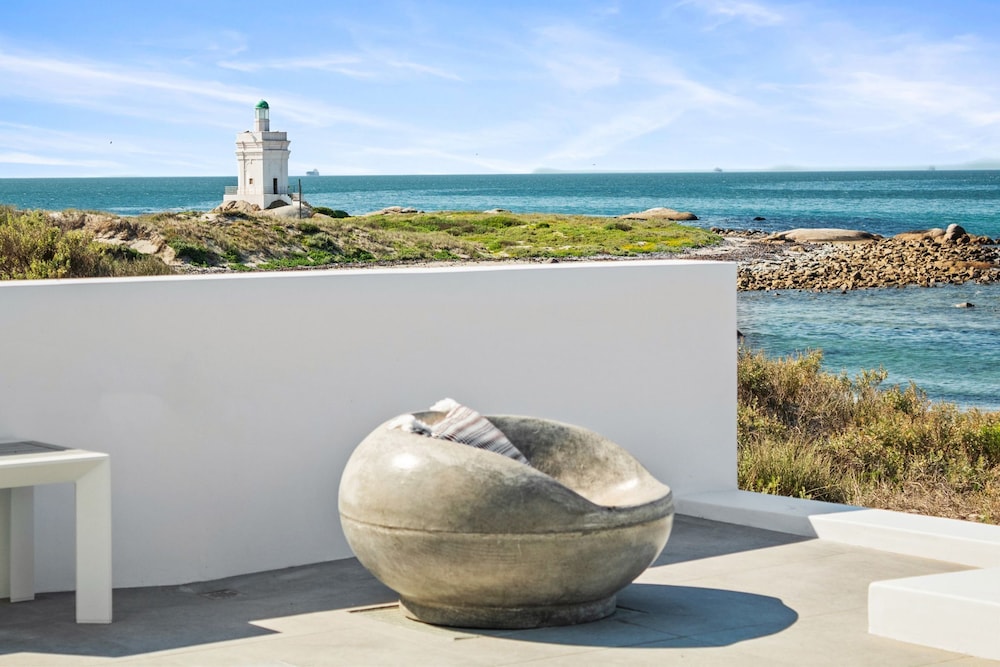 Shelley Point Beach Villa