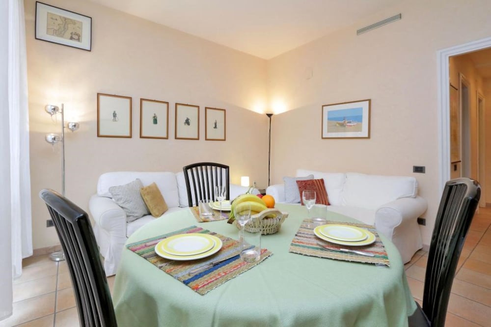 Unique Grand Trevi Fountain Apartment