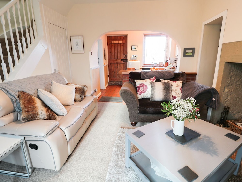 Berwick-upon-Tweed Vacations - Corbett Cottage - Property Image 1