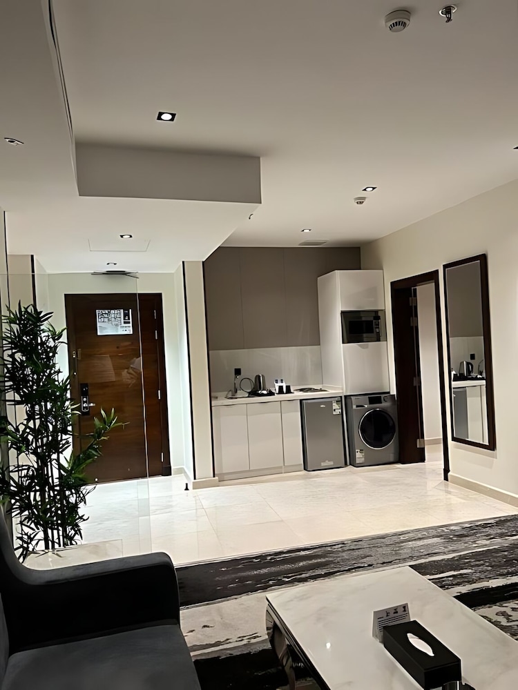 Kayan Serviced Apartments