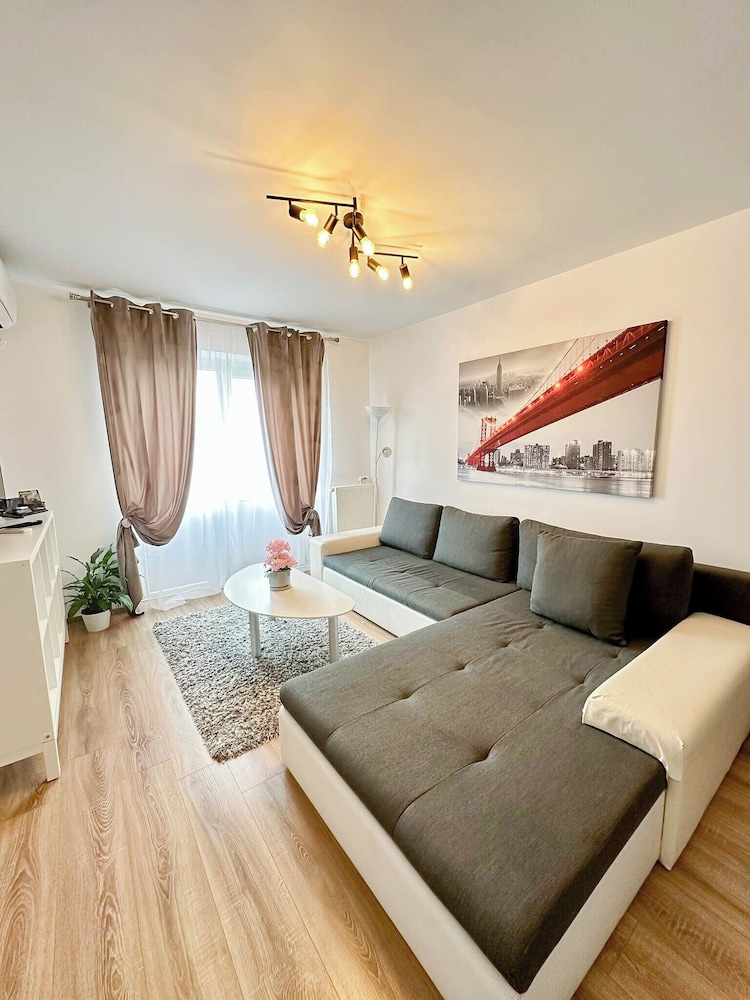Sunrise Apartments City Center