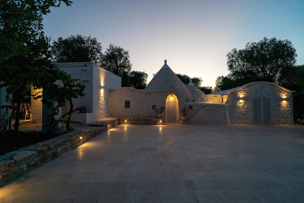 3195 Trullo Starbax by Perle di Puglia view 2