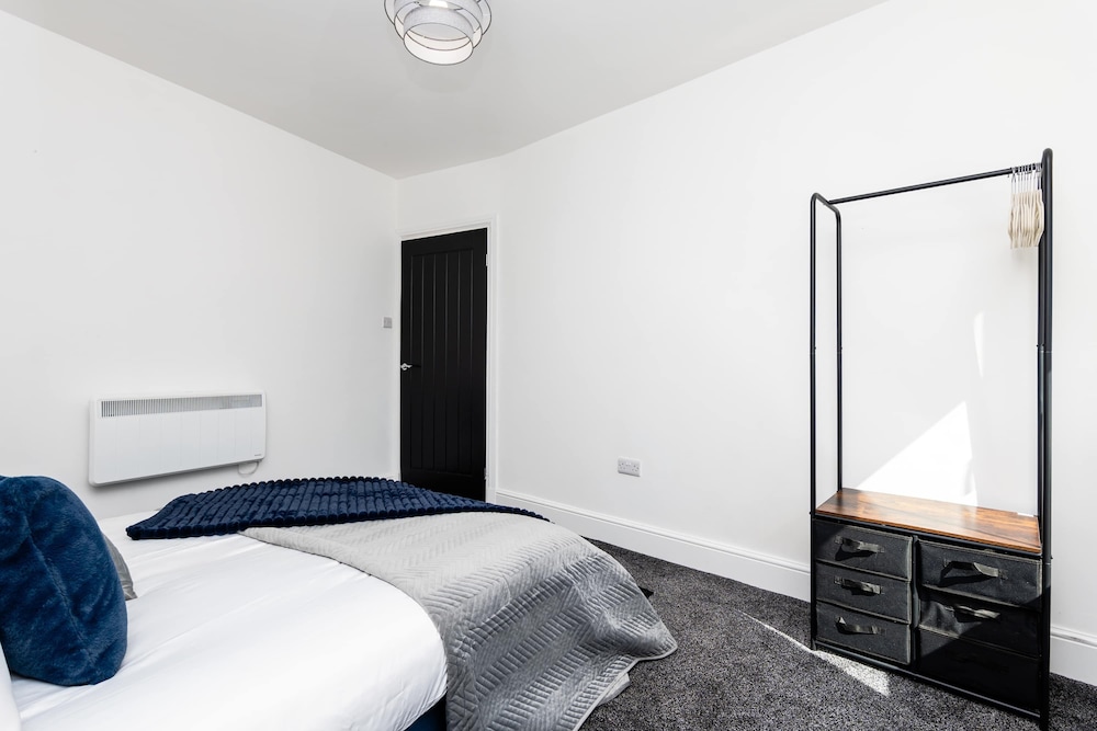 2 Bedroom Apartment-free Parking