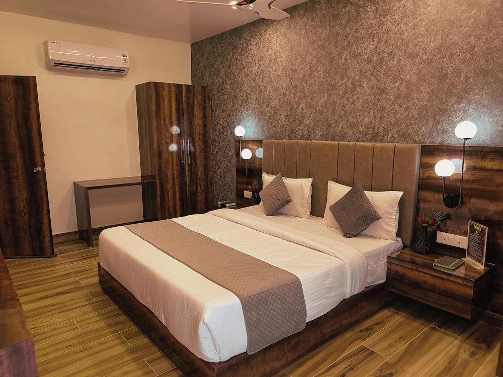 THE KASHI RESIDENCY
