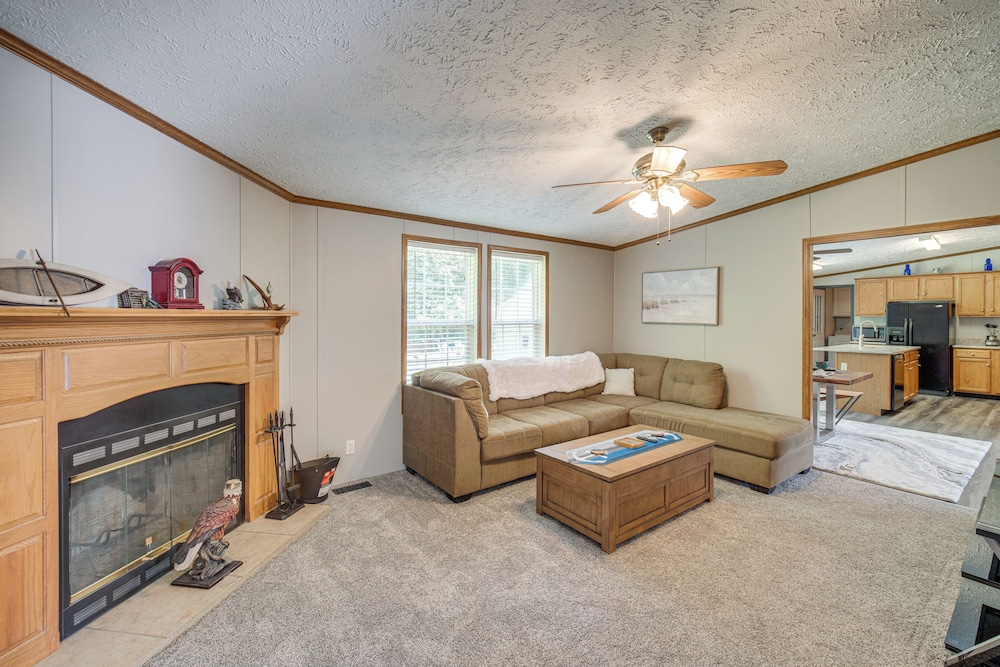 1 Mi to Geneva SP: Family Home w/ Game Room & Yard