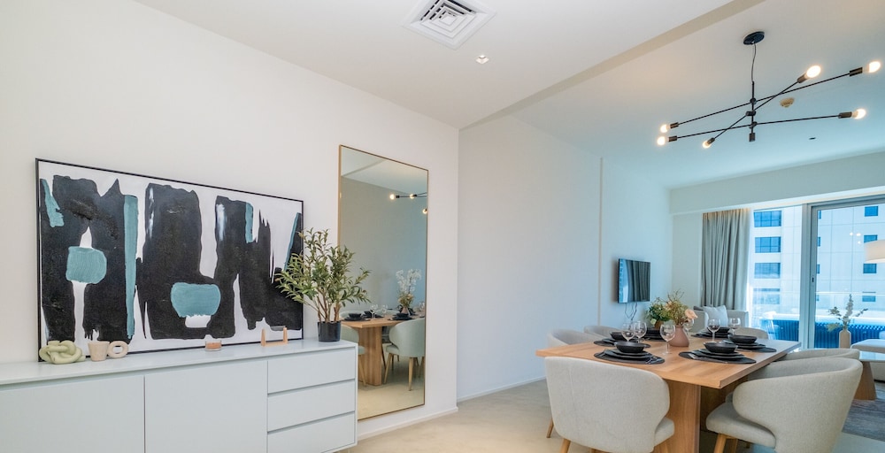 LUX The Premium Marina Sea View Suite