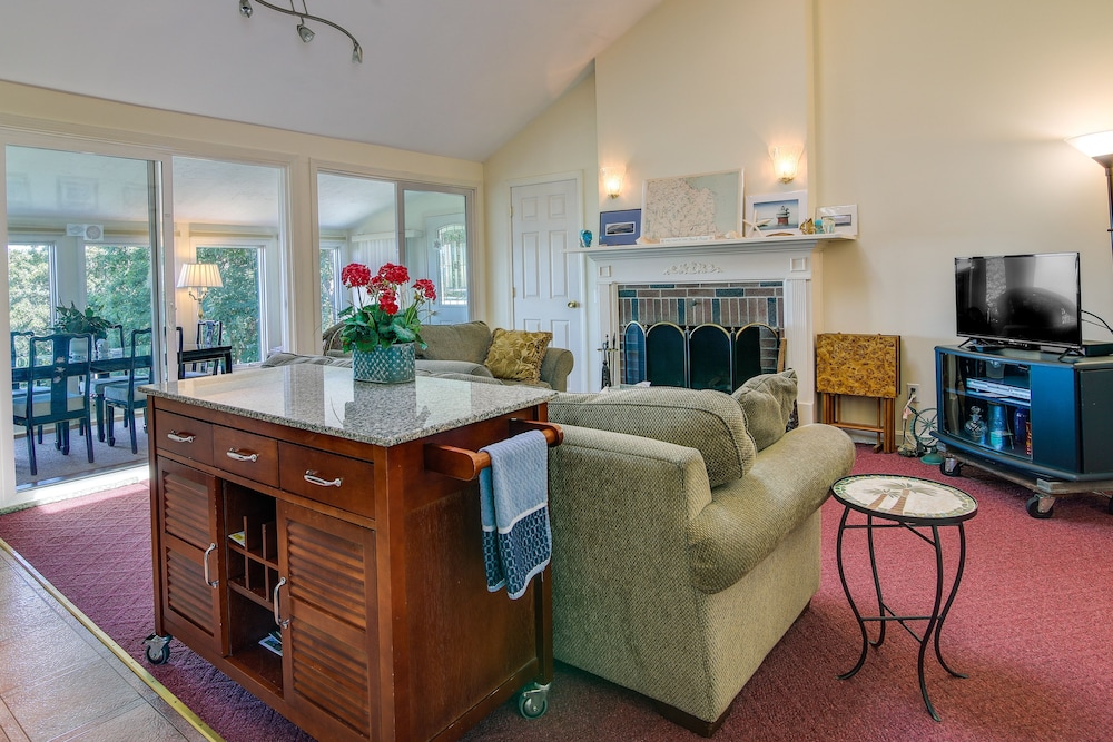 Bayfront Plymouth Gem w/ Sunroom, Steps to Shore!