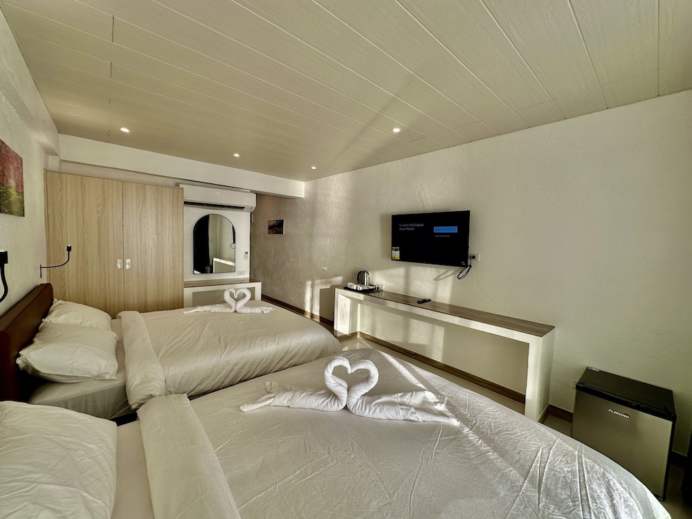 Calypso Beach & Dive Resort