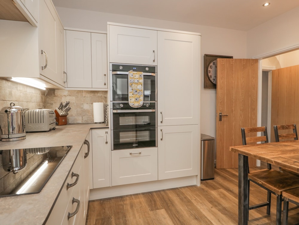Oak Cottage