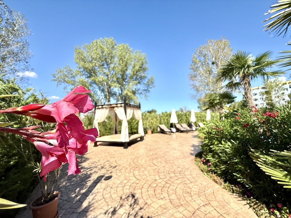 Menada Aphrodite Green Apartments