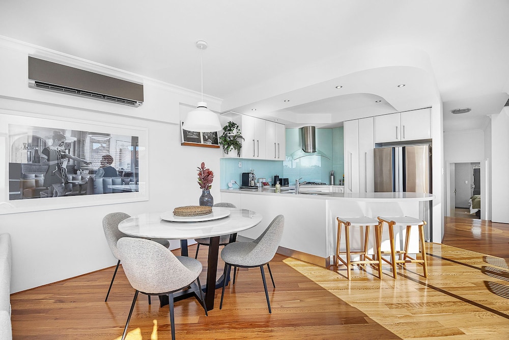 Designer Luxury 3brd - Epic Views - South Perth