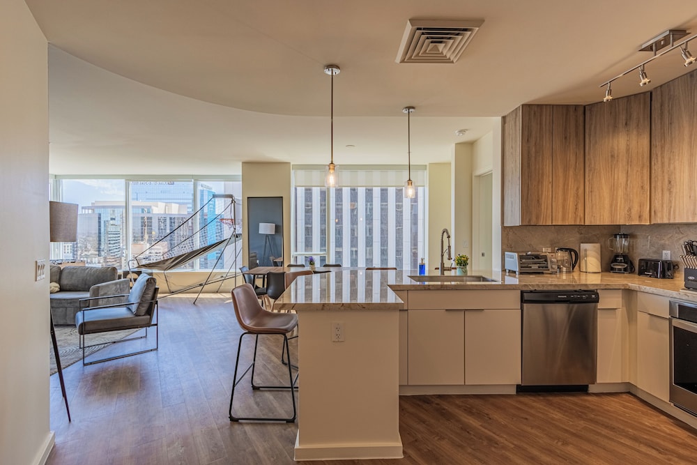 ROVE LIVING/KL - 44 Monroe