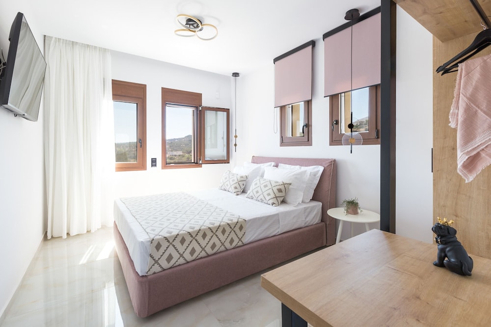 Villa Santa Irini 2 - With Heated Pool
