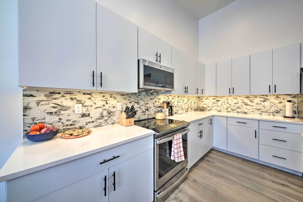 Elegant Priest Lake Townhome  1 Mi From Lake - Property Image 24