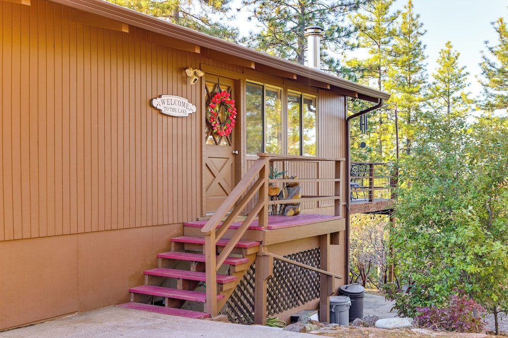 Lake Access, Fire Pit: Scenic Groveland Cottage!