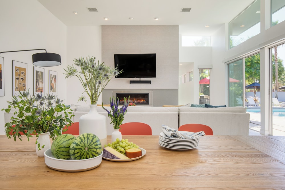 The Polo Villas by AvantStay – Modern Oasis Near Empire Polo Club
