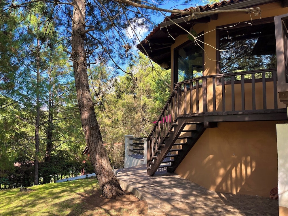 Hotel Cabaña El Roble Mazamitla - Image 1