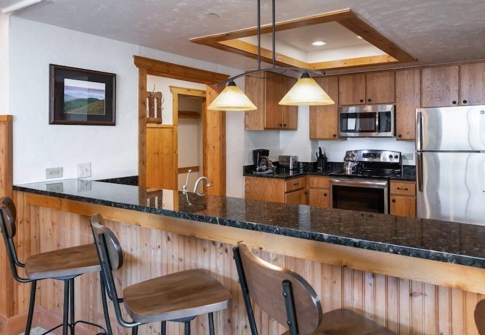 Ski-in, Ski-out 3 Bedroom in Downtown Breckenridge at Peak 9