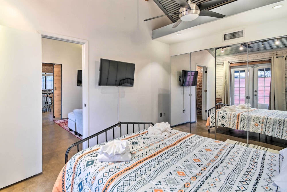 Phoenix Getaway w/ Patio, Near Roosevelt Row!