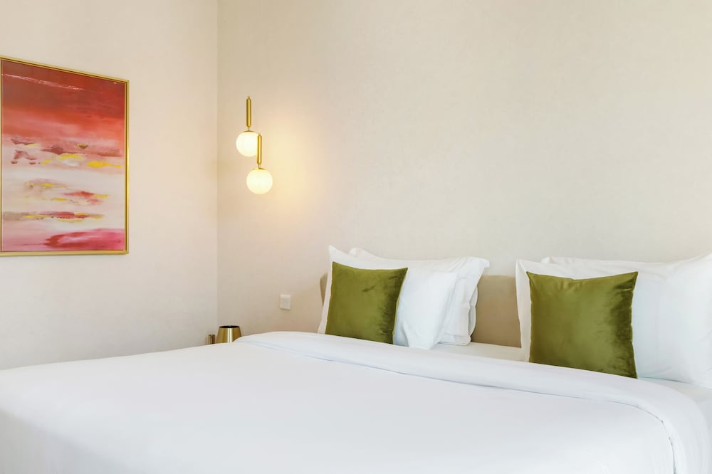 Durrani Homes - Luxe Living at Souk Al Bahar with Burj Khalifa and partial Fountain view