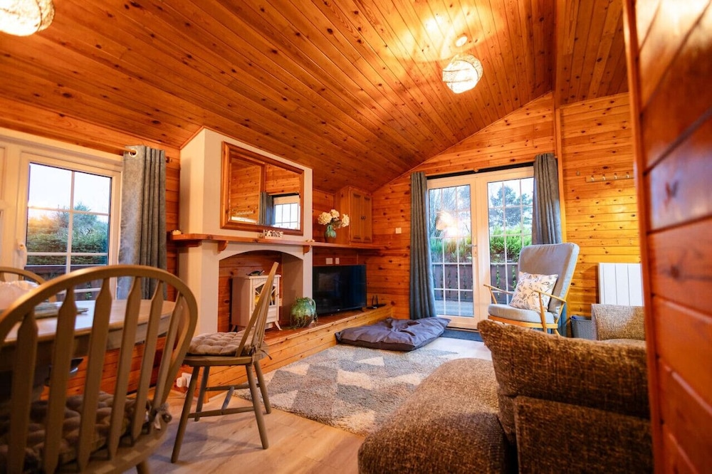 Cozy Log Cabin 346 - Rural Mid Wales