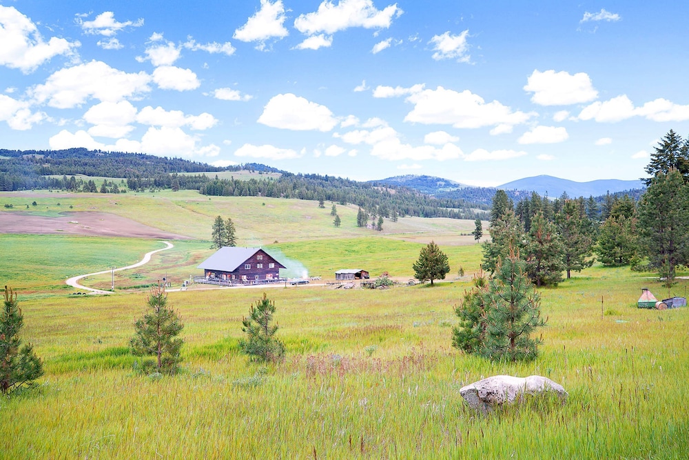 Hideaway Cabin in Oroville