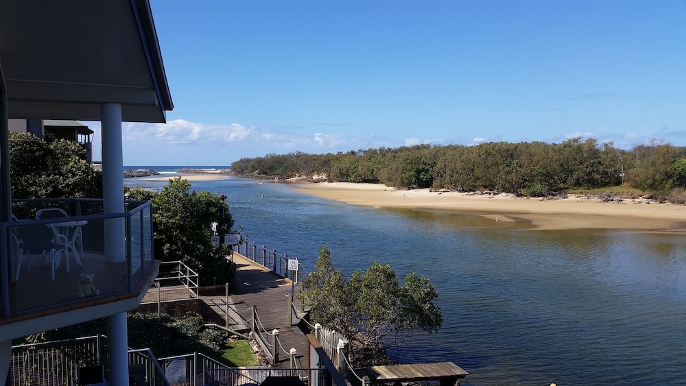 Sunrise Cove Holiday Apartments