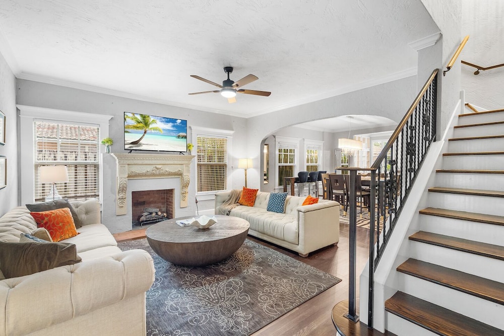 2 Mansions with Pool in West Palm Beach