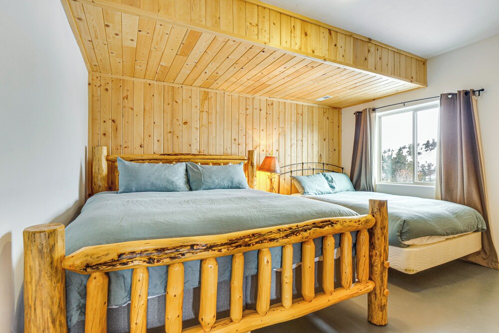Mountain & Valley Views: Fairplay Family Home!