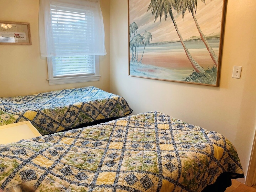 Serenity Now 3 Bedroom Home by RedAwning view 4