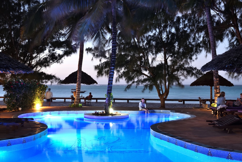 Mnarani Beach Cottages